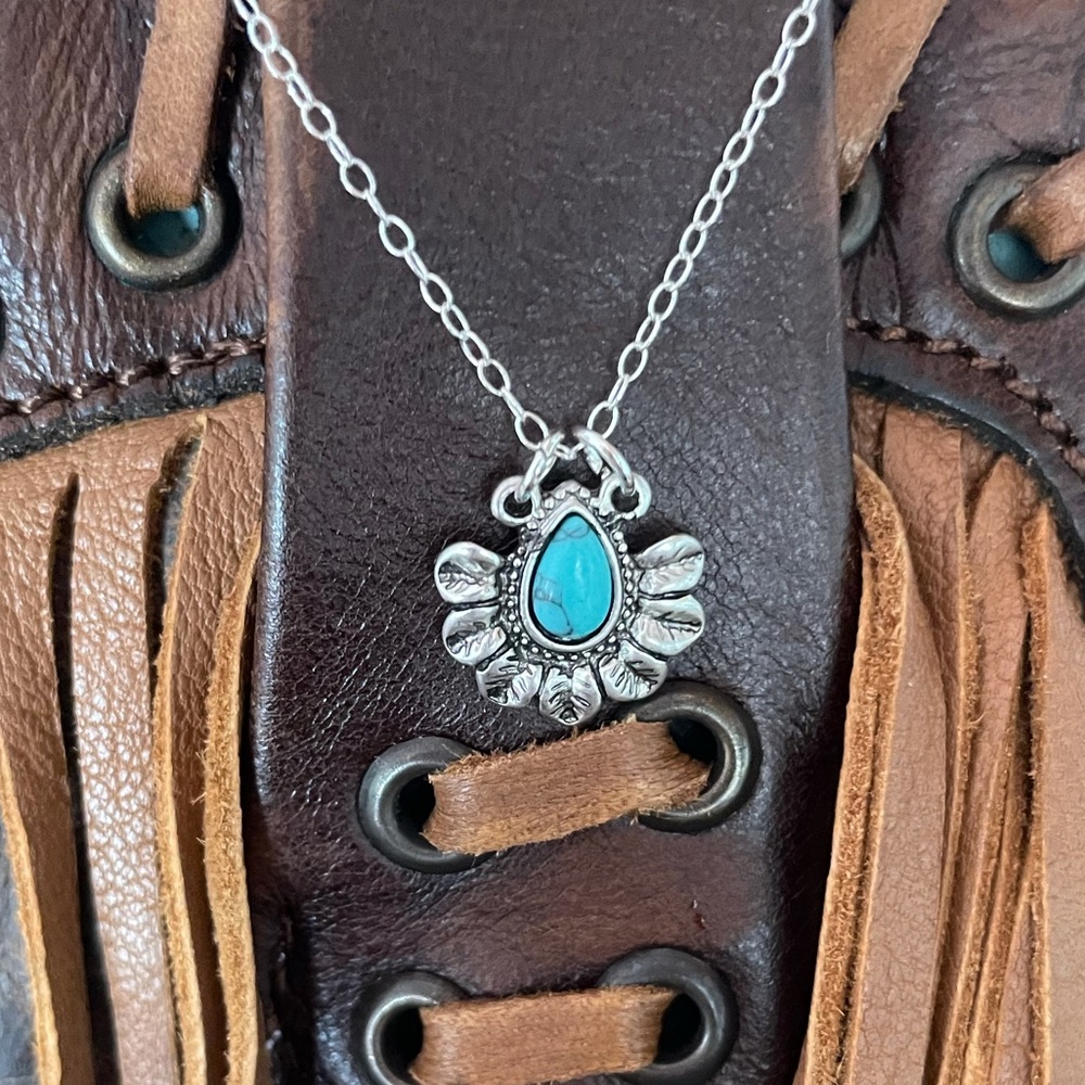 Dainty necklace
